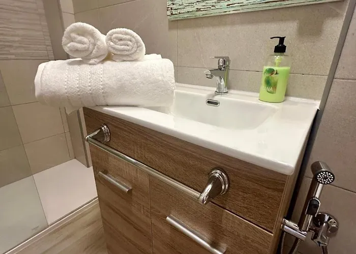 Centro Estudio Con Balcón Apartamento