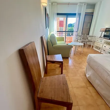 Centro Estudio Con Balcon * Торремолинос